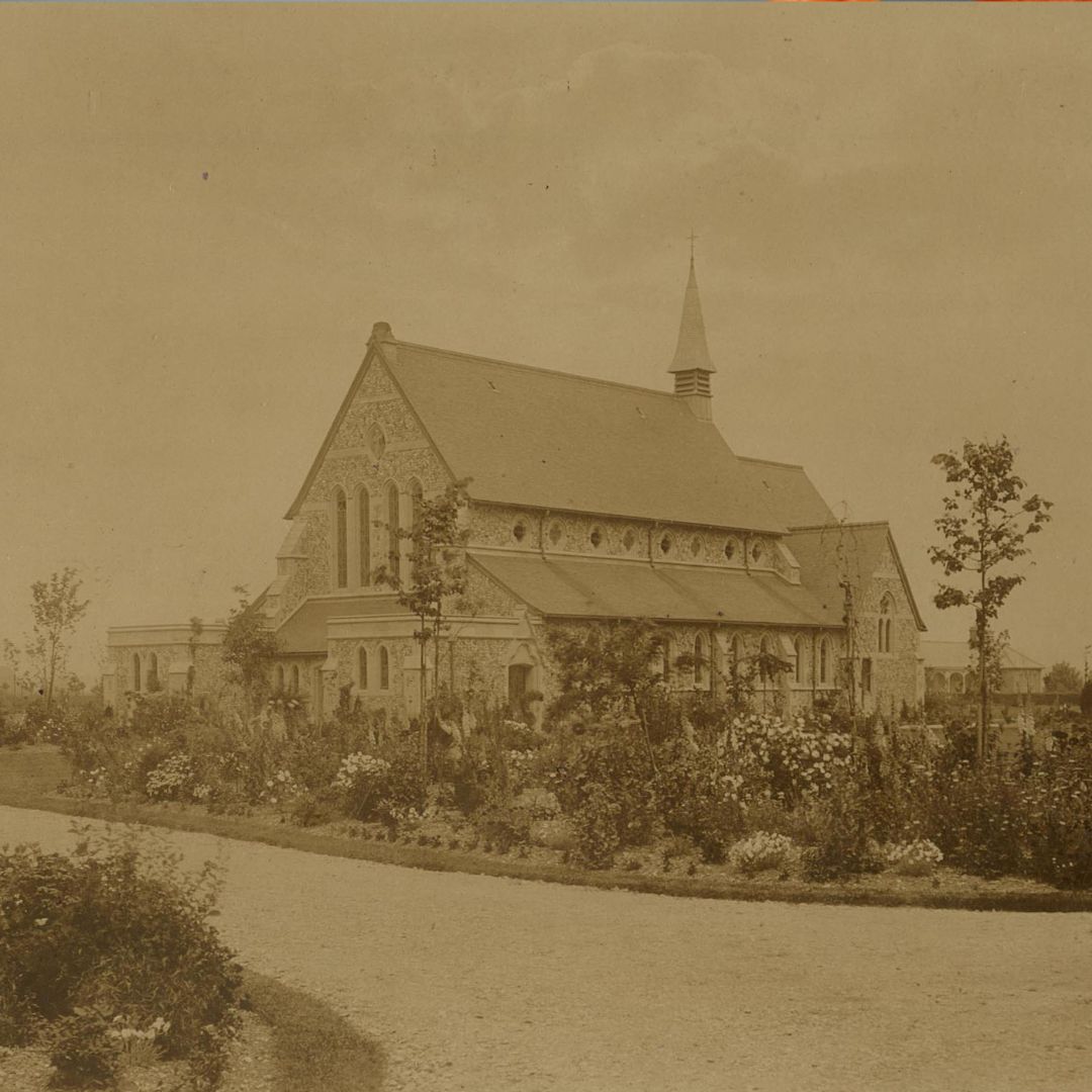 You are currently viewing Explore the History of Graylingwell Park on a Fascinating Walking Tour